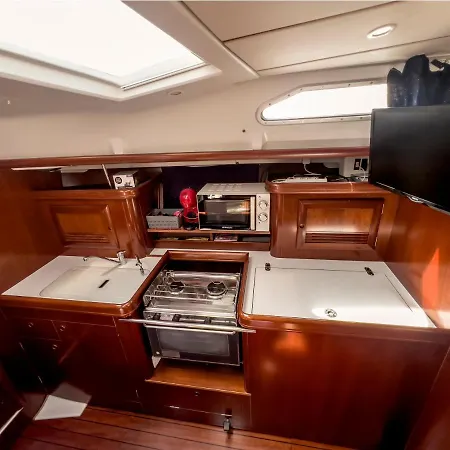 Botel Alojamiento En Sitges, Con Opcion A Tour De Navegacion Sitges
